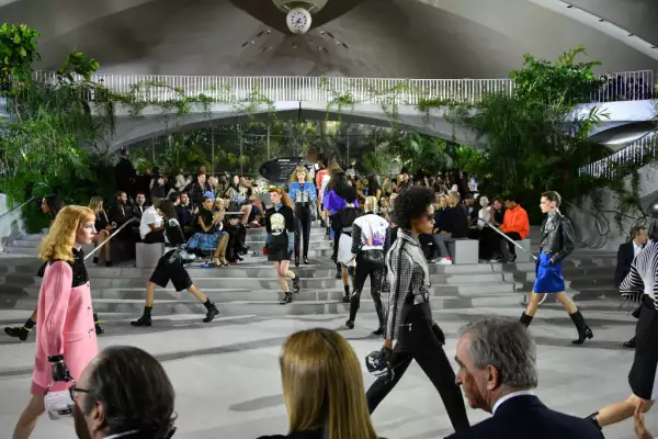 Louis Vuitton Cruise 2020 Fashion Show