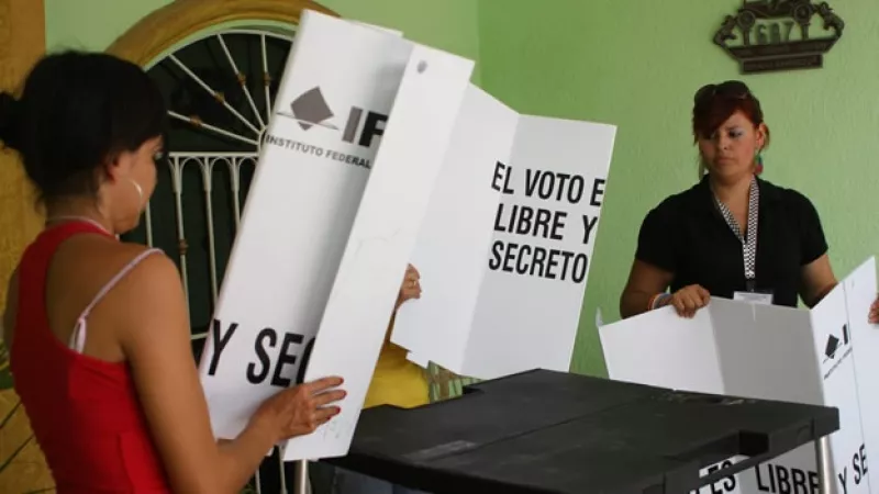 funcionarios de casilla IFE