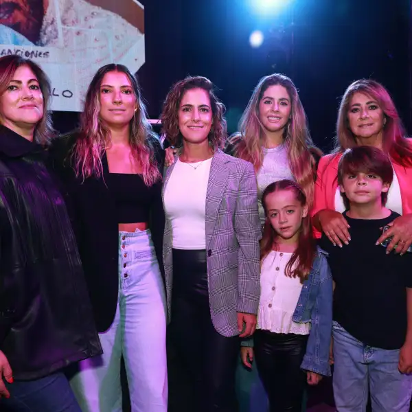 Mónica Tello , Andrea y Mónica castro , Paty Turban y Patricia