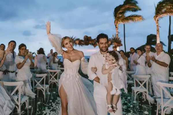 Shanik Aspe, Mauricio Odiardi y Carlotta.