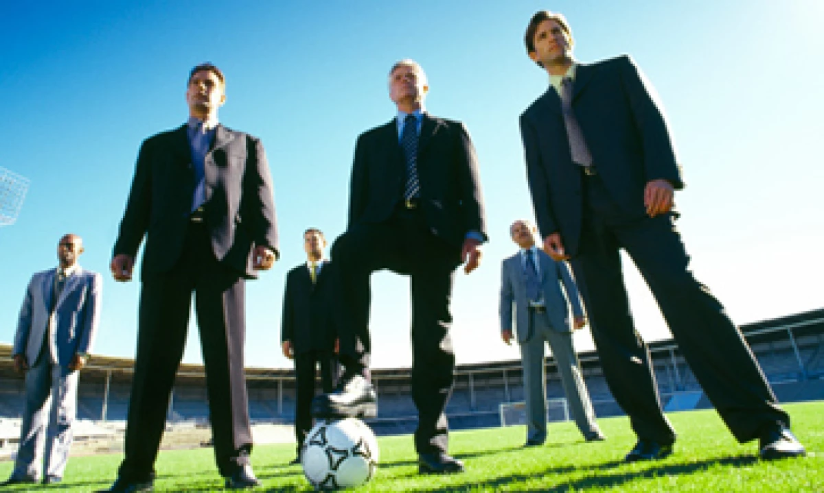 Además de promover a sus jugadores entre directivos y entrenadores, los promotores como Guillermo Lara también los presumen con patrocinadores y anunciantes. (Foto: Archivo)