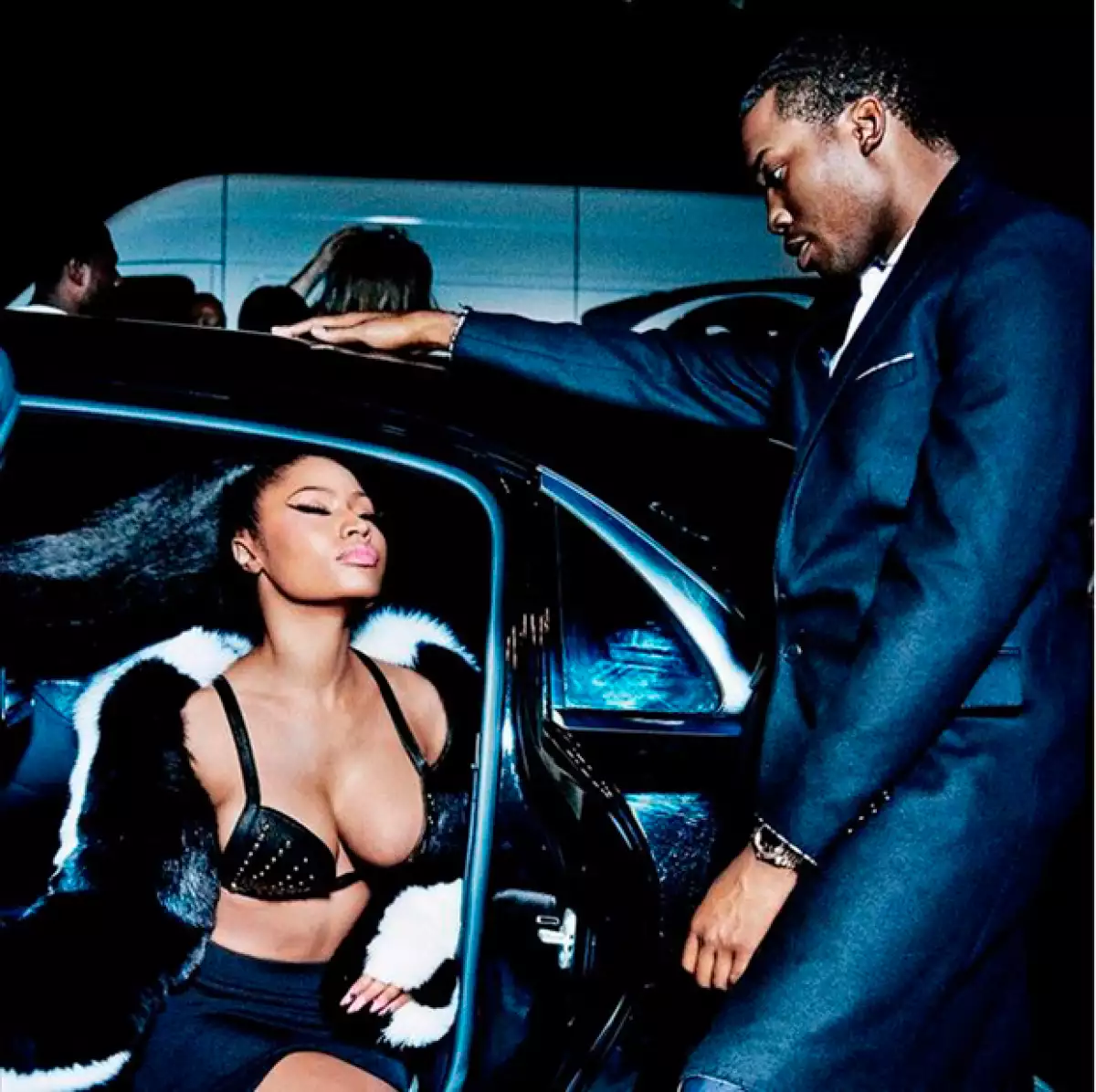 La cantante ha compartido dos fotos en Instagram de un diamante que le ha regalado Meek Mill en su cumpleaños, ¿será que habrá boda?