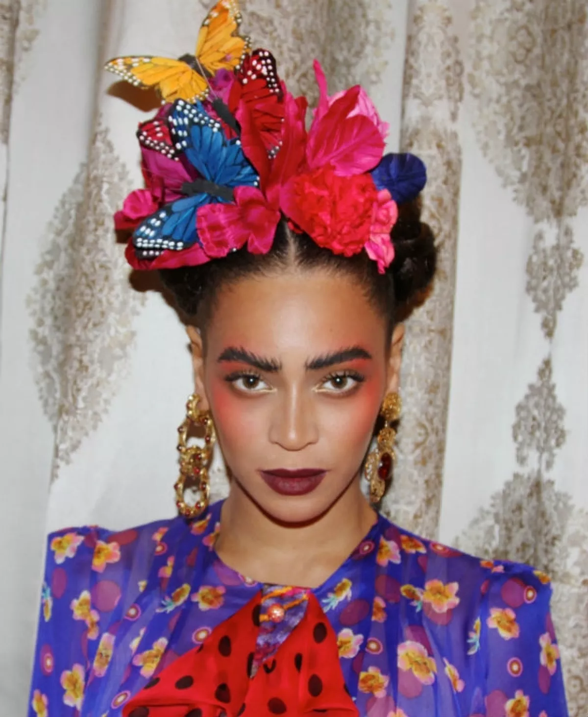 Beyoncé luce muy mexicana con su homenaje a Frida Kahlo.