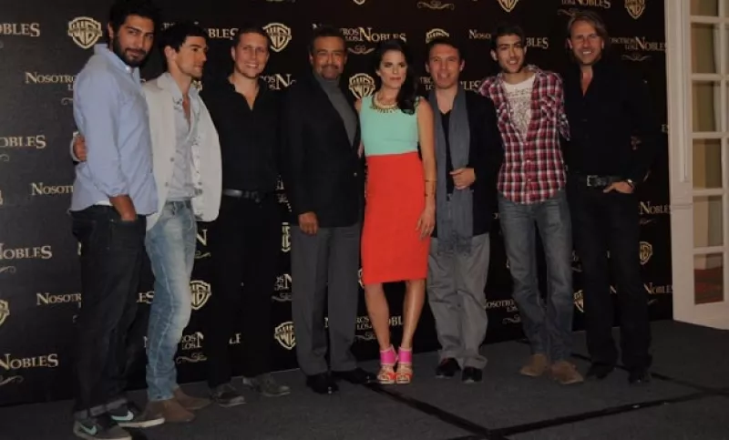 A partir del éxito en taquilla de la ópera prima de Gary Alazraki, expertos, críticos y cineastas han manifestado sus opiniones sobre el fenómeno y las repercusiones para el cine nacional.