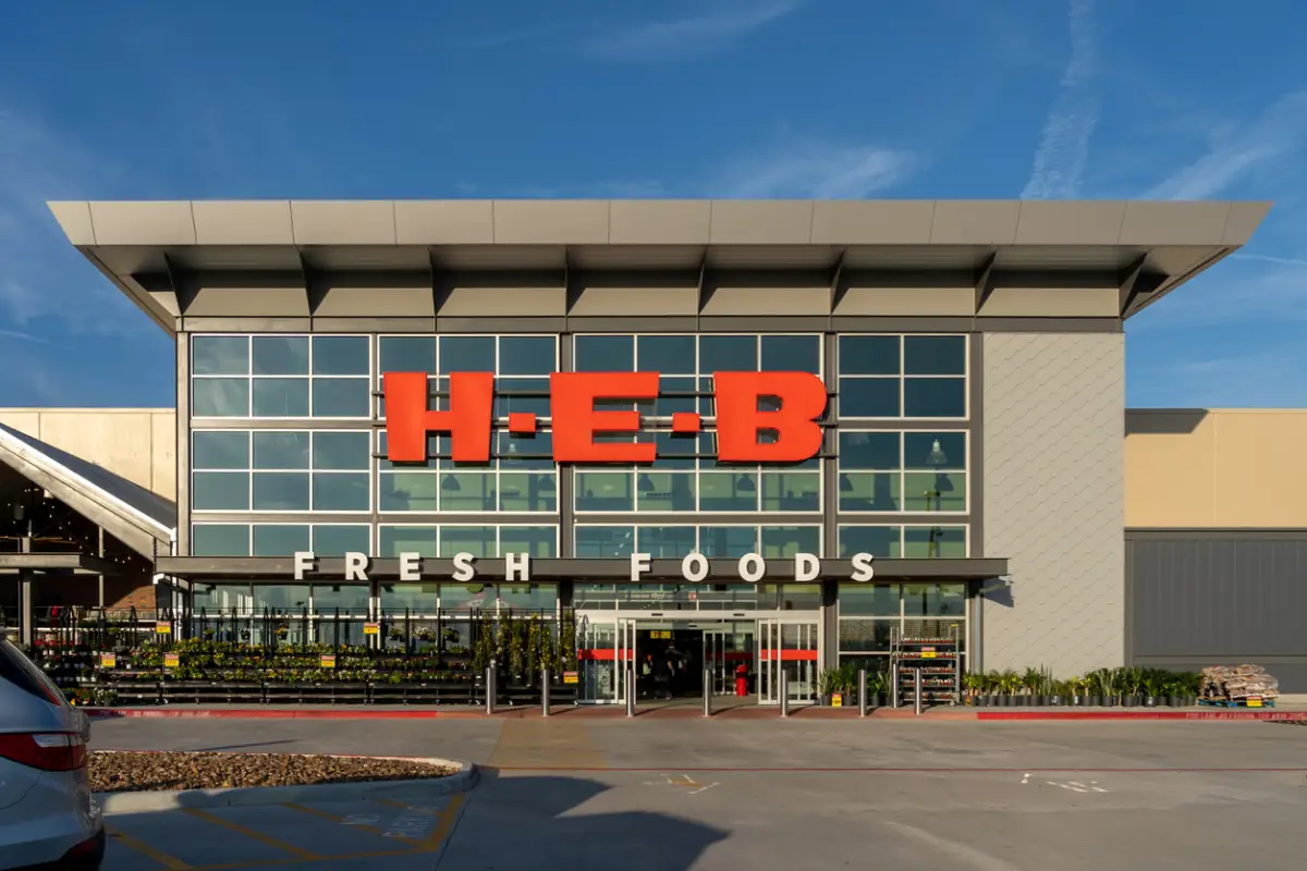 Crecer "gota a gota" con marcas propias: ¿Por qué H-E-B no llega a la CDMX?