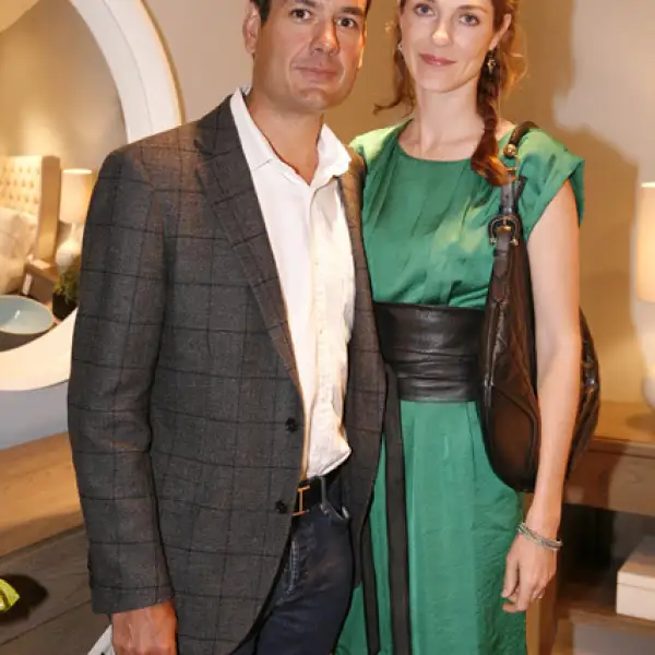 Federico Mery Sanson,Regina Álvarez