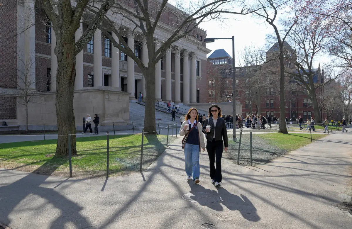 Donald Trump vs. Harvard: prohíbe que la universidad acepte a estudiantes extranjeros