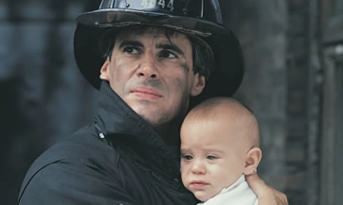 Pese a las generalmente malas condiciones de trabajo que padecen, los bomberos se dicen felices con su empleo por la labor social que realizan. (Foto: Thinkstock)