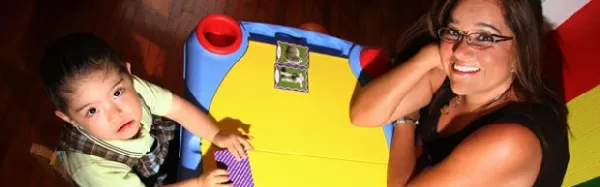 "Es fascinante ser mamá de un chavo con discapacidad. Me toca a mí aprender de él, es mi maestro en la vida, así lo quiero ver.", comenta Katia.