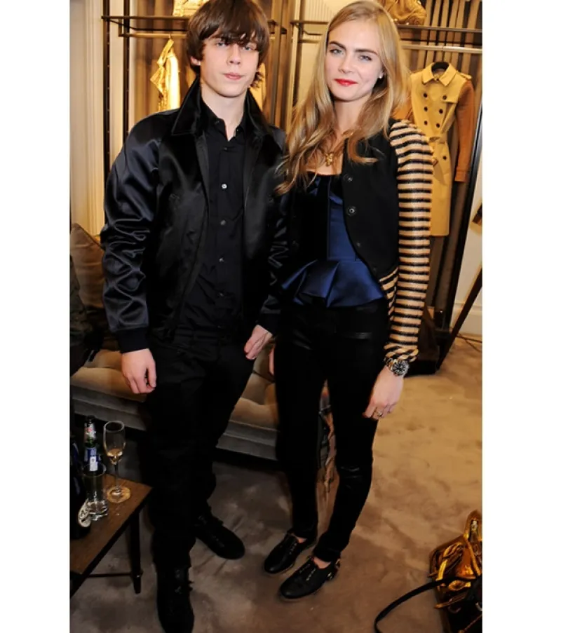 Cara Delevingne deja la soltería