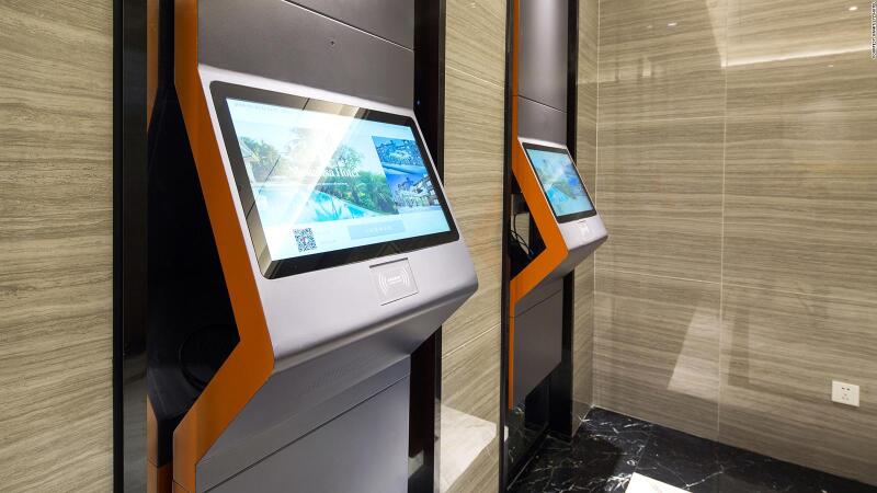hotel futurista 2.jpg