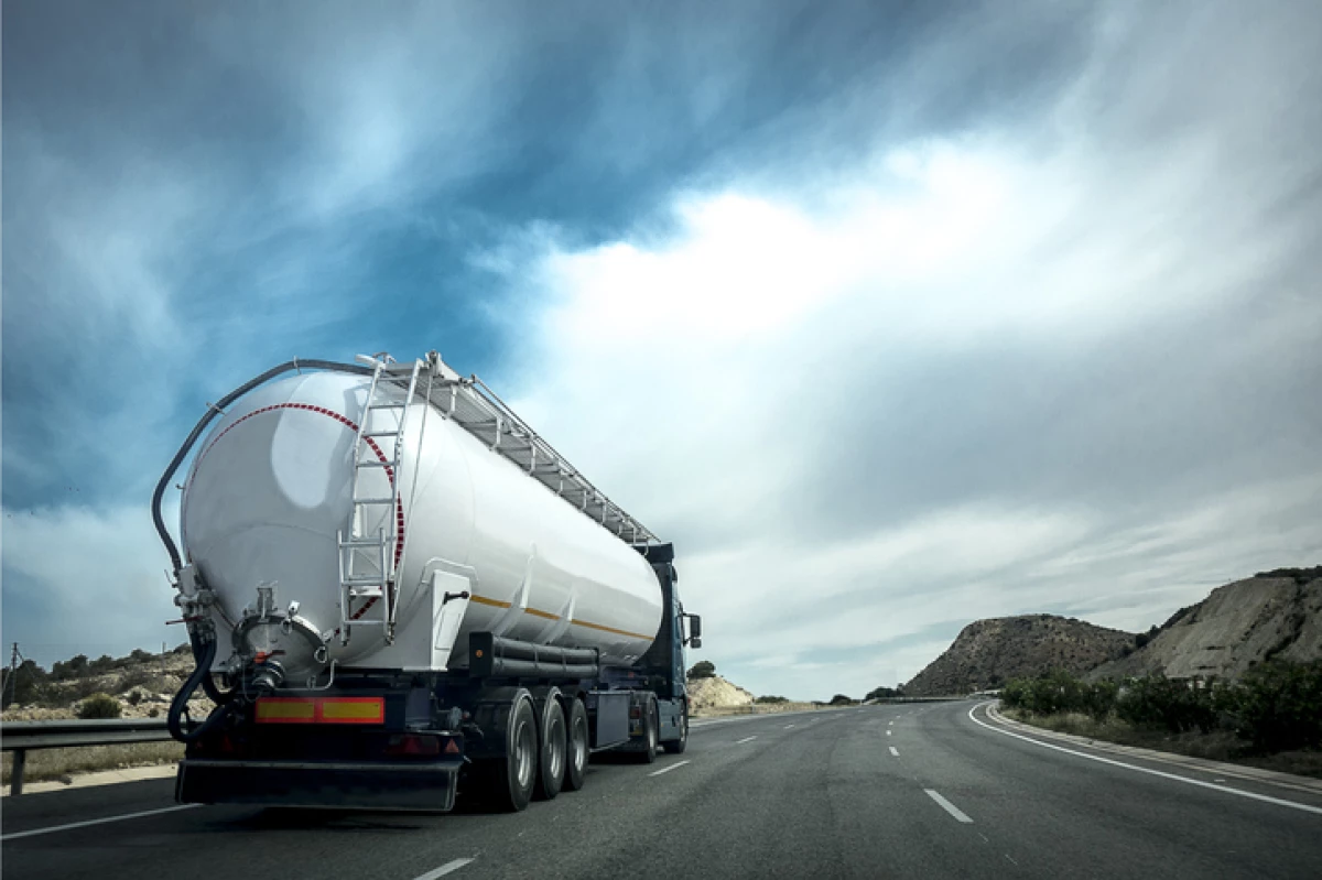 Camión cisterna para petrolíferos