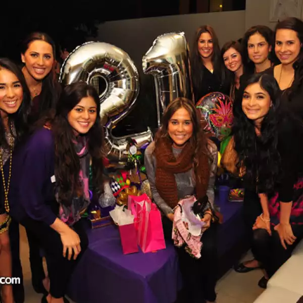 Cumpleañera y sus mejores amigas.