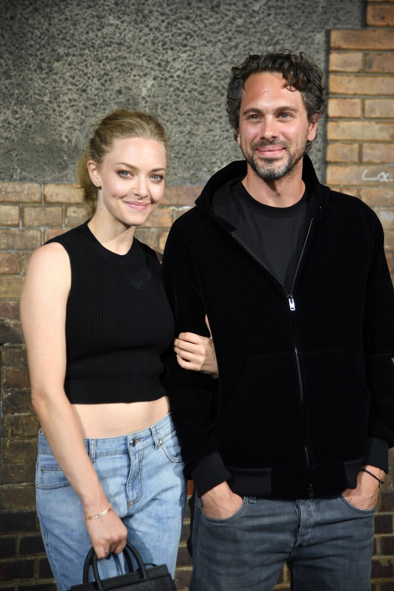 Amanda Seyfried y Thomas Sadoski