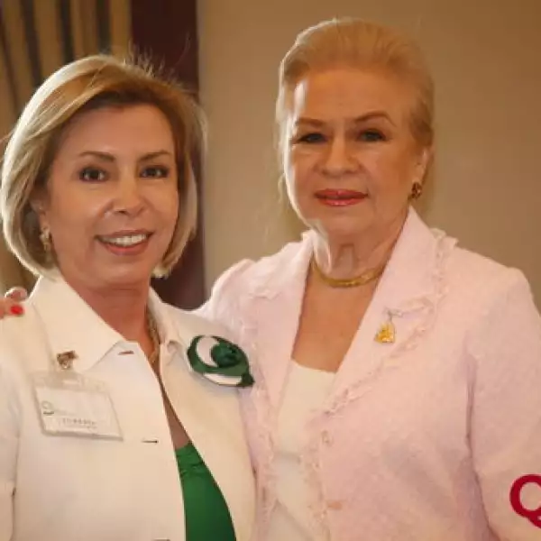 Lorenia Loizaga, Arely de Gómez Regueira