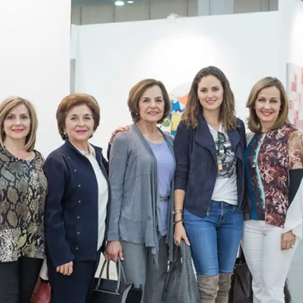 Myriam de Aldacoa, Lorenia Orozco, Marta Olivia Chaberl, Denisse Ibarri y Denisse de Ibarri