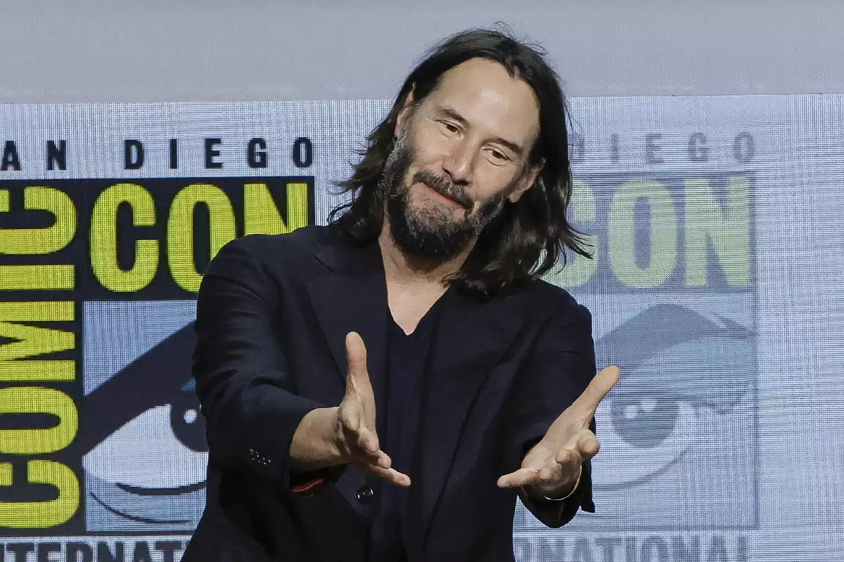 Es el mejor! Reviven conmovedor gesto de Keanu Reeves con una fan de 80 años
