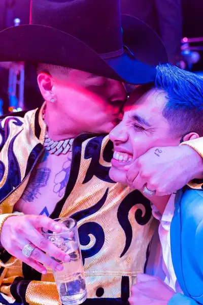 Canelo Álvarez, Grupo Firme y Carín Leon en los XV años de Emily Cinnamon
