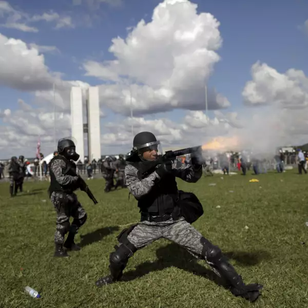 Policías antidisturbios