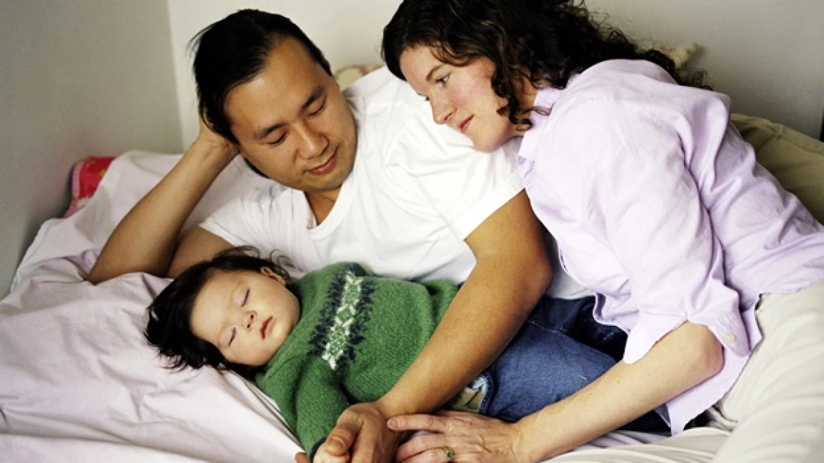 tired mom couple pareja papas