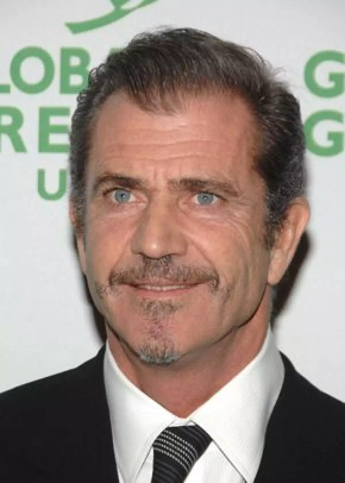 El productor y actor Mel Gibson retornará a la pantalla grande con el protagónico de la película "El castor" (The beaver), drama que será dirigido por Jodie Foster, reportó hoy aquí la revista "Variet
