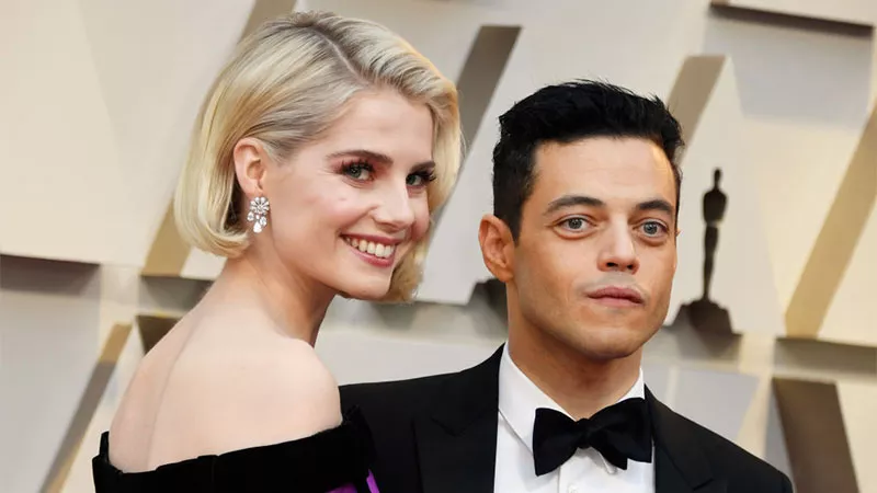 Lucy Boynton y Rami Malek