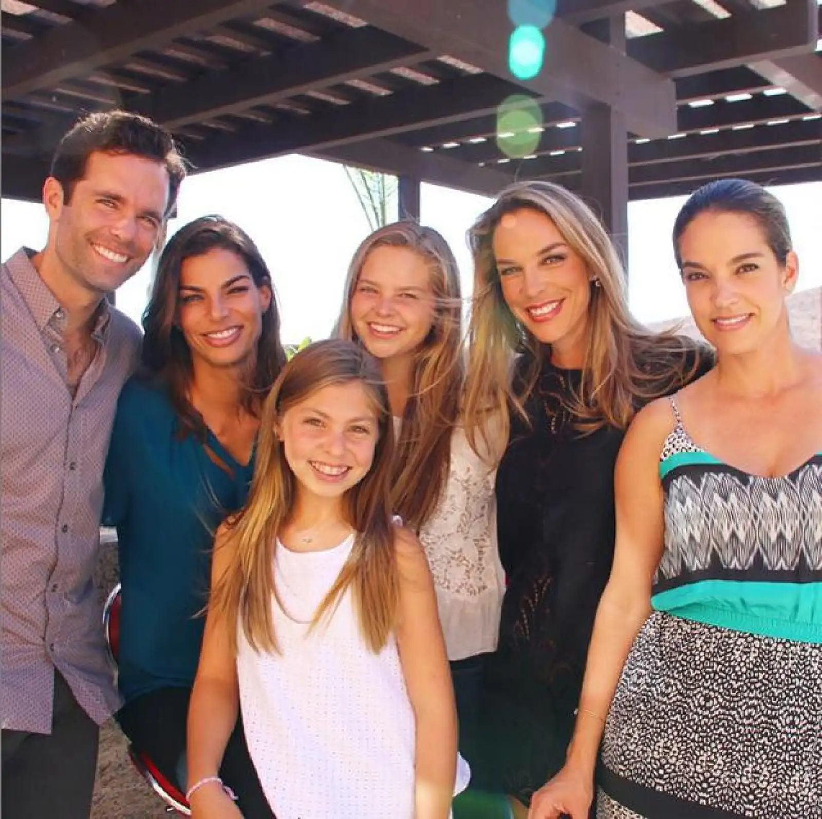 Alejandro pudo conocer a la familia de su novia durante su estancia en California.