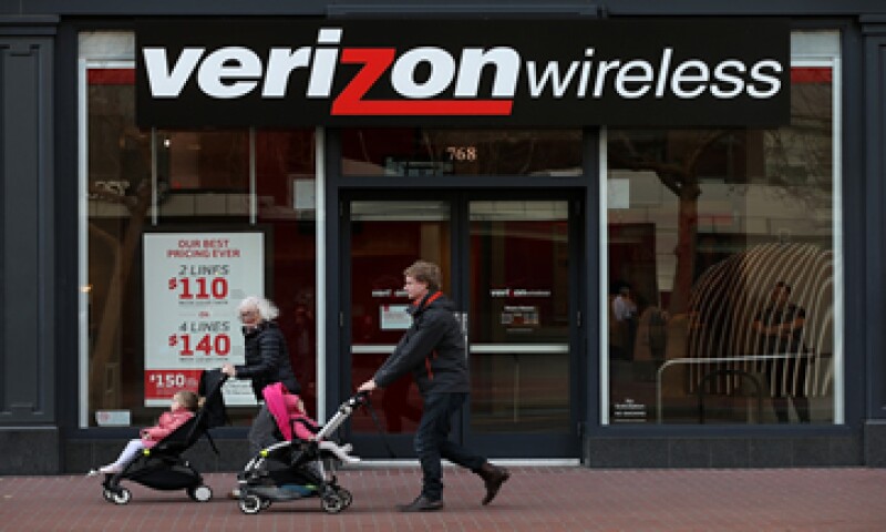 Cerca de 11,000 empleados de Verizon pasarán a las filas de Frontier. (Foto: AFP )