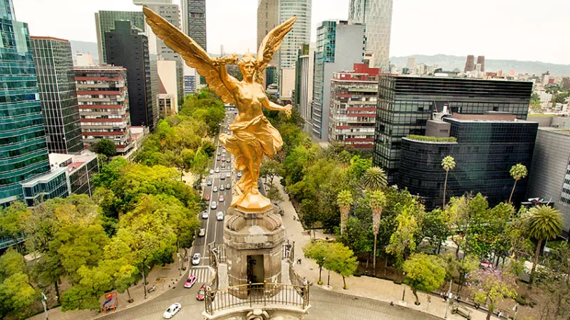 La Corona de México sigue rompiendo