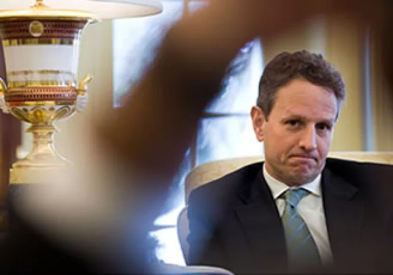 El secretario del Tesoro, Timothy Geithner, señala que los esfuerzos del Gobierno son por recuperar los dólares de los contribuyentes a medida que el TARP llega a su fin. (Foto: Cortesía CNNMoney.com)