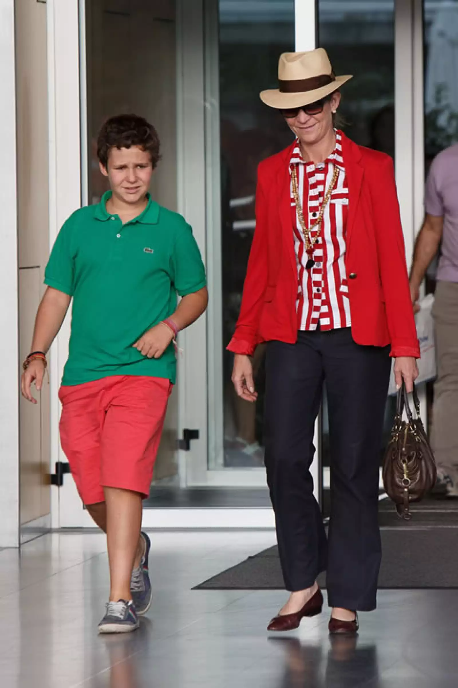 Este verano, en lugar de vacacionar con su familia, fue enviado al Colegio de la Sagrada Familia a regularizarse en sus estudios.