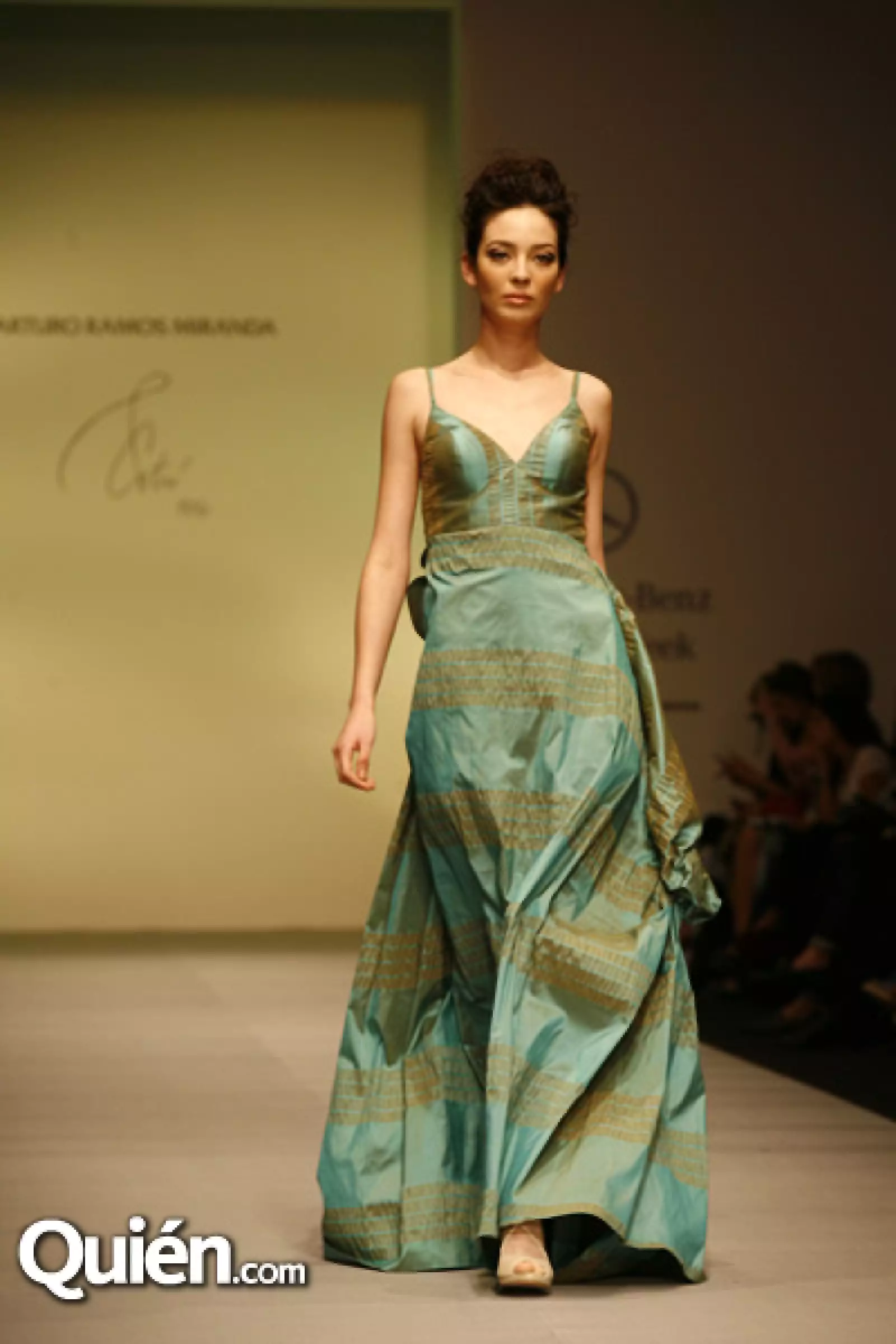 Desfile Arturo Ramos