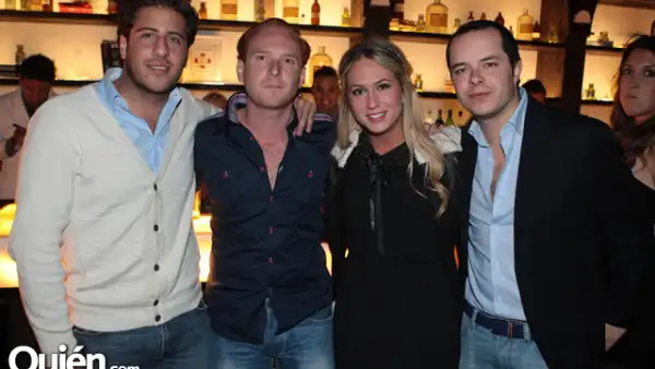 Pablo Guaje,Miguel Carbajal,Natalia Arana,Claudio Server