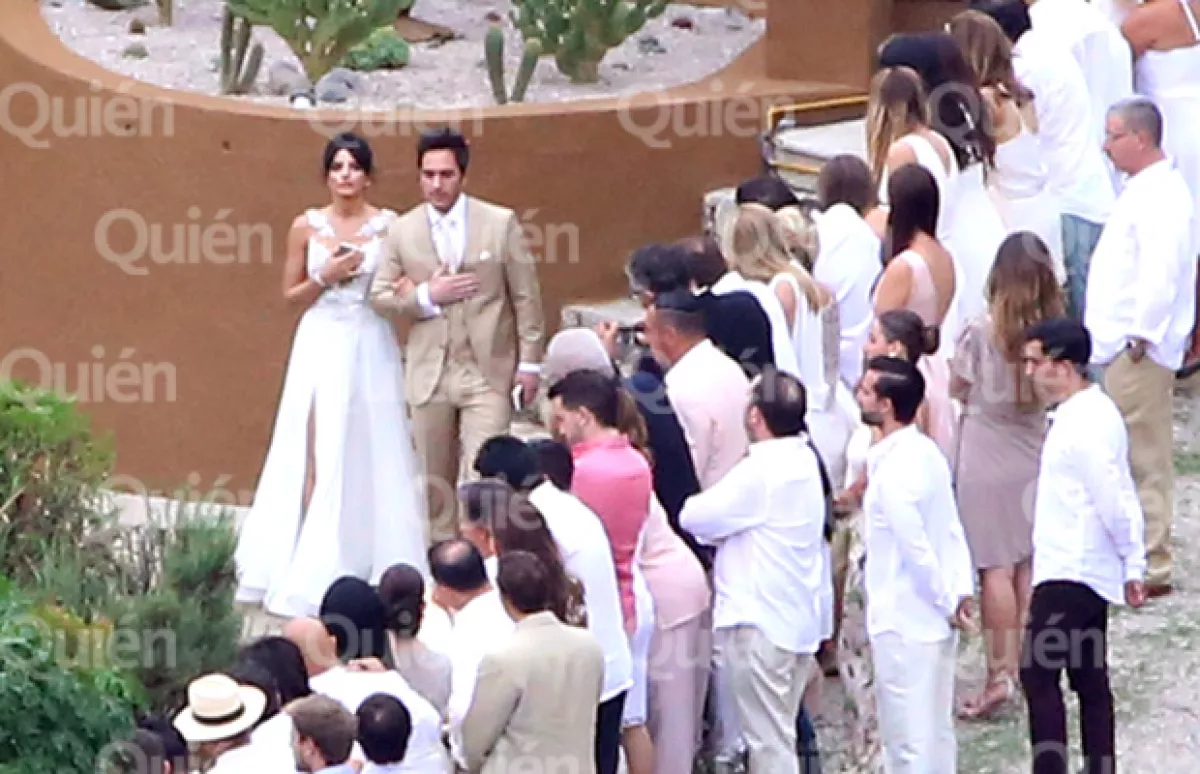 Los actores unieron su vida en matrimonio con una ceremonia en Tepoztlán, Morelos, en la que estuvieron acompañados de sus familiares y amigos.