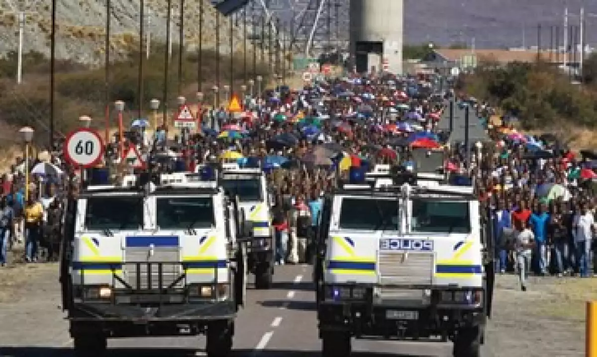 Tras la muerte de 34 mineros baleados en Marikana se desencadenaron huelgas en todo Sudáfrica. (Foto: Reuters)