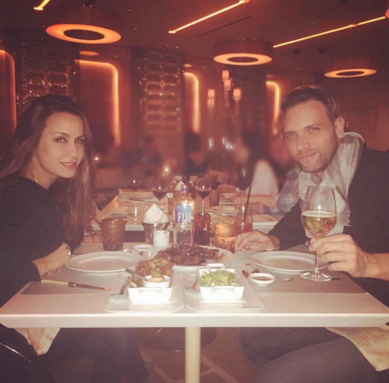 De un restaurante a otro, Odalys y Patricio disfrutaron de su viaje.