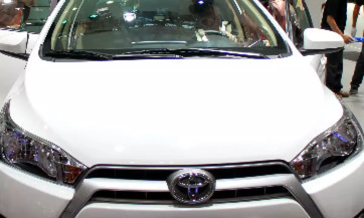 toyota_yaris