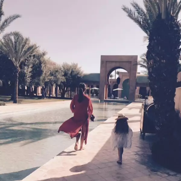 Harper Beckham tras los pasos de su fashionista mamá Victoria Beckham.