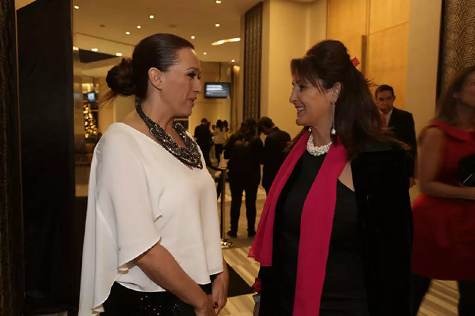 Lara Morato,Anna Molgó