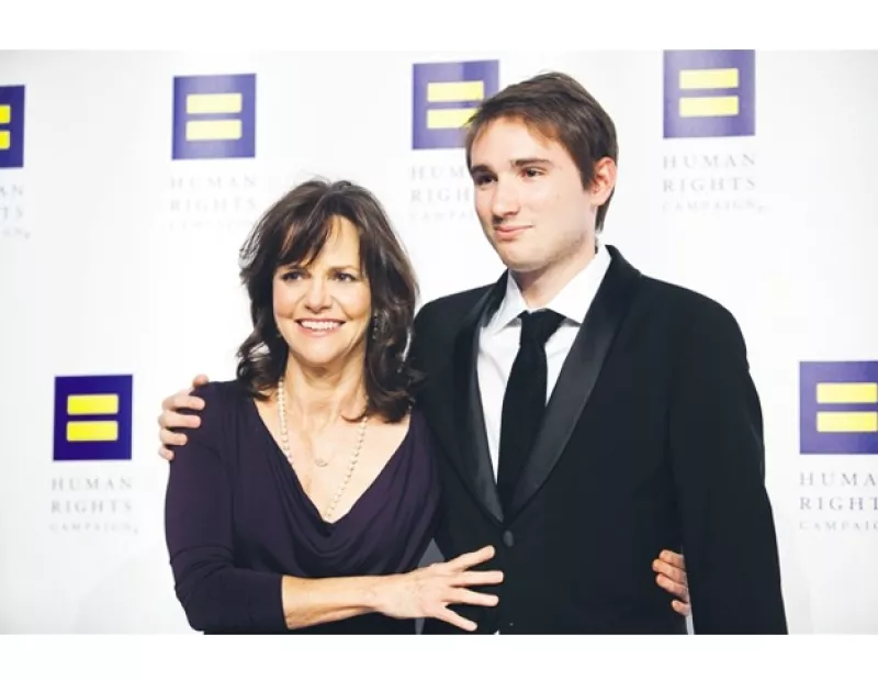 Frente a más de 3,000 personas la actriz se abrió por primera vez sobre la homosexualidad de su hijo Sam y la forma en la que lo ayudó a aceptarse a sí mismo.