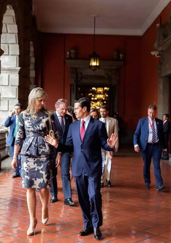 Posteriormente dio un recorrido por Palacio Nacional.