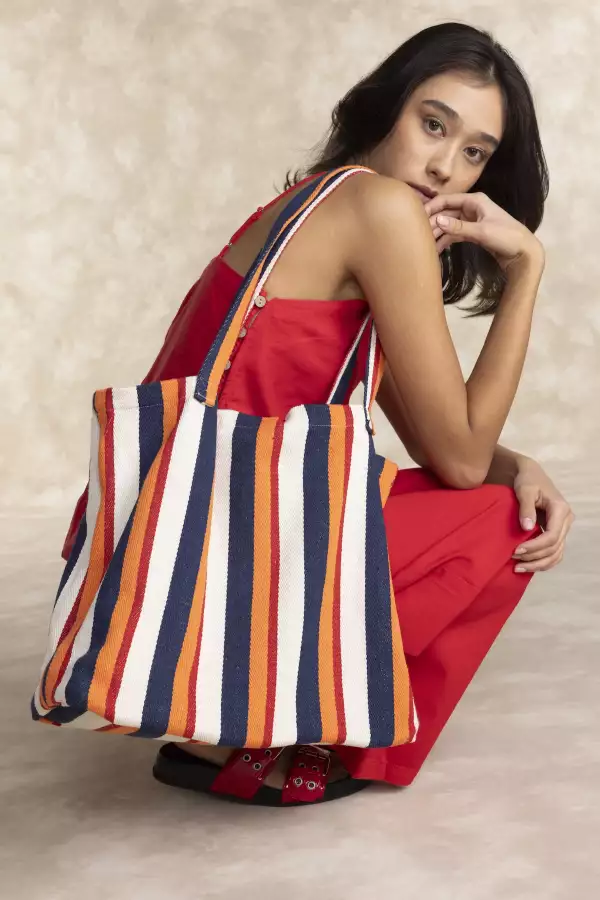 Esta colección entiende cómo queremos vivir el verano: más ligeros y auténticos