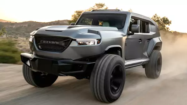 Rezvani Tank X corriendo.jpg