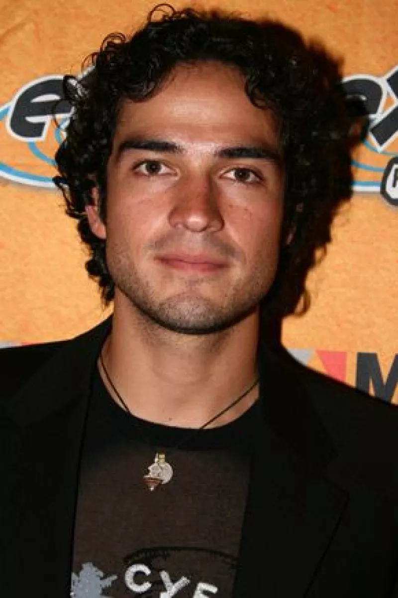 El actor y cantante estelariza Venezzia, una película ambientada durante la Segunda Guerra Mundial; éste es el primer papel principal en una cinta que tiene el RBD fuera de México.