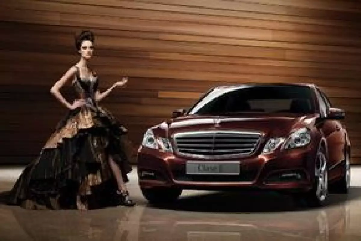 El cambio de fecha del Mercedes-Benz Fashion Show 2009 obedece al apoyo solidario a la convocatoria de la Jefatura de Gobierno del Distrito Federal.