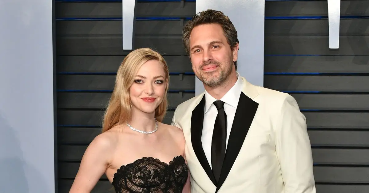 Amanda Seyfried y Thomas Sadoski 