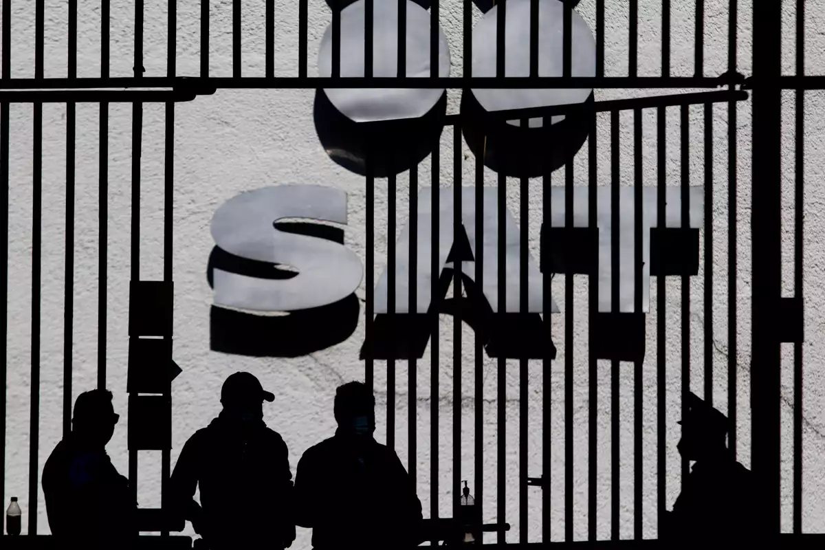 (Entrada de una de las oficinas del SAT en la Ciudad de México)