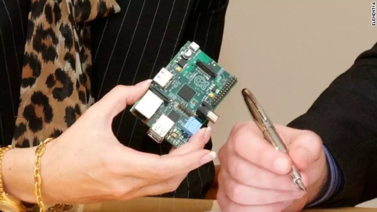 computadora raspberry mini