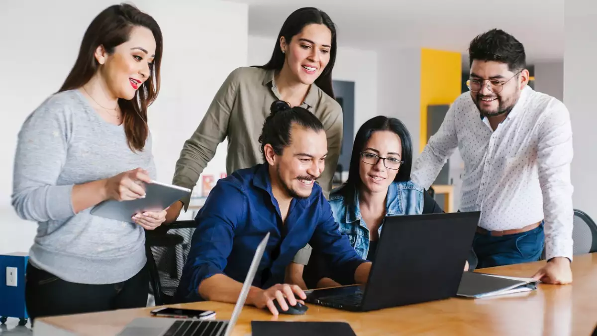 Los expertos recomiendan a los jefes entender el talento natural del empleado para reubicarlo mejor en los grupos de trabajo.