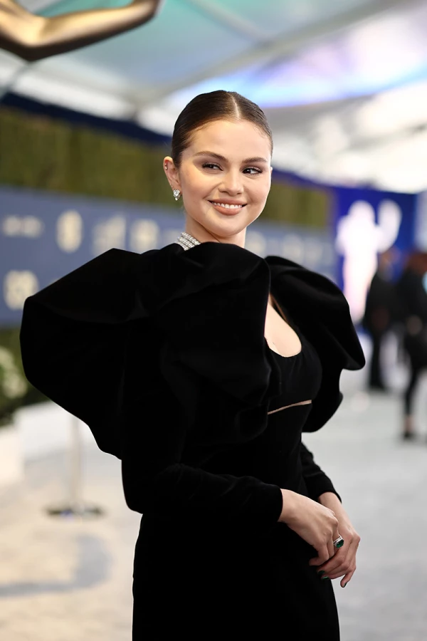 Selena Gomez se reinventa al ritmo africano de Calm Down de Rema